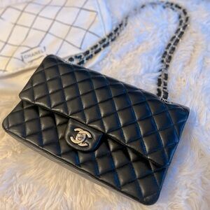 Beautiful CHANEL limited edition silver chain medium double flap bag - lambskin